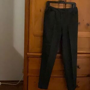 Nice like new stretch Jones New York Signature Women’s black pants size 6.